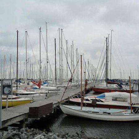 Oase An Der Ostsee Mit 2 Schlafzimmern Heiligenhafen Bagian luar foto